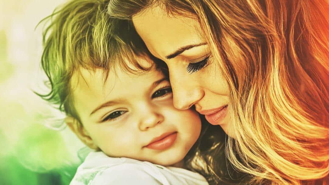 Mama und Kind happy